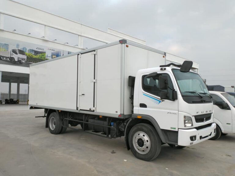 Xe tải 8.2 tấn Nhật Bản Thùng Dài 6M9