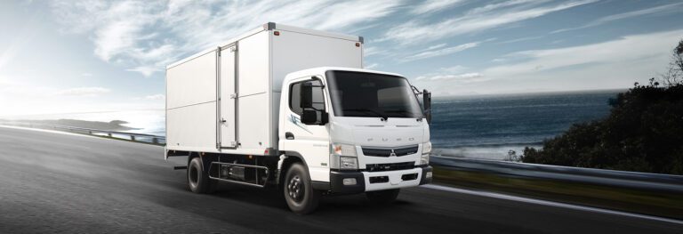 XE TẢI NHẬT BẢN FUSO 3,5 TẤN THÙNG KÍN DÀI 5M2