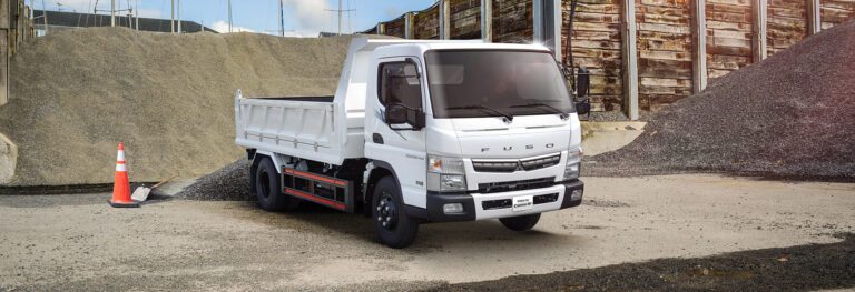 xe tải 4,6 tấn Nhật Bản Thùng Bạt